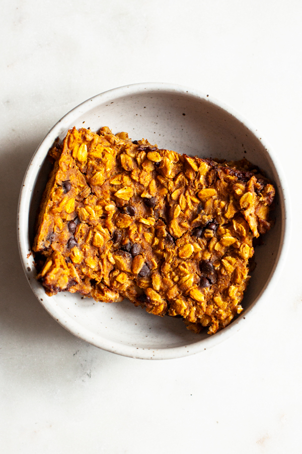 Vegan Pumpkin Chocolate Chip Baked Oatmeal | The Full Helping