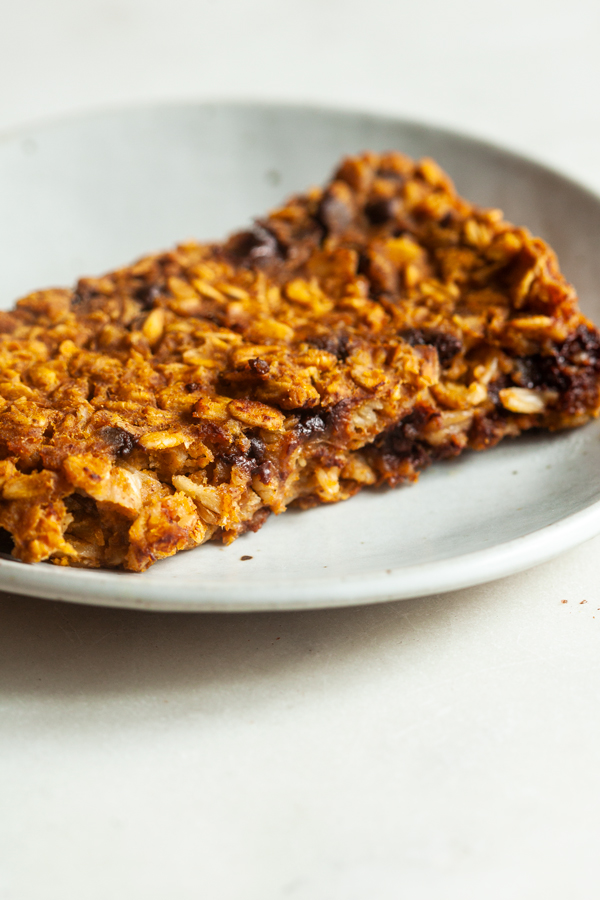 Vegan Pumpkin Chocolate Chip Baked Oatmeal | The Full Helping