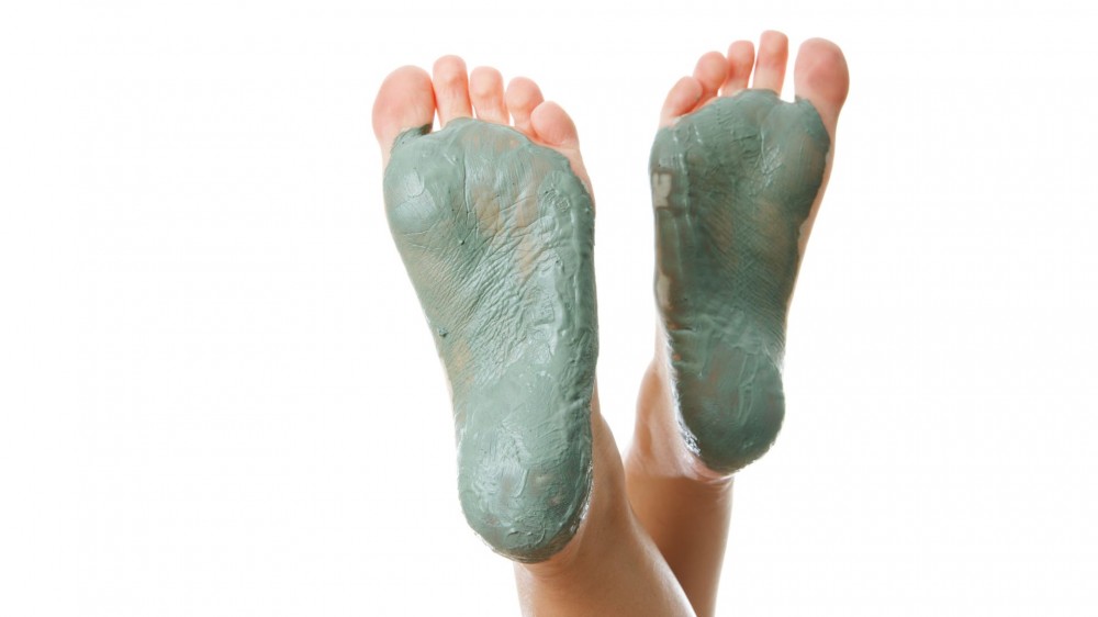 Green foot mask. 